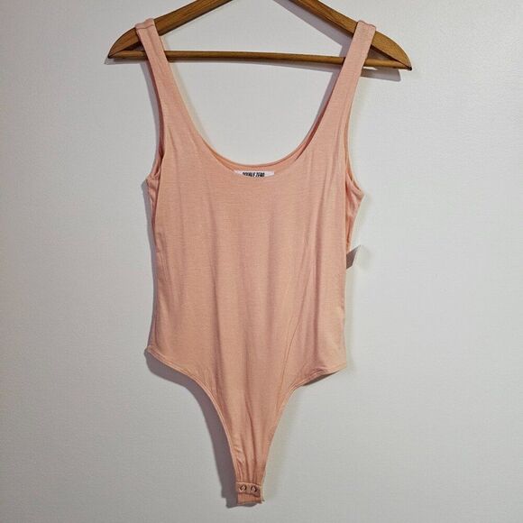 NWT DOUBLE ZERO PEACH SCOOP NECK BODYSUIT TANK SIZE MEDIUM - Picture 1 of 14